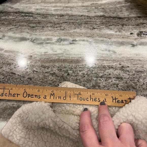 Fabulous tan suede doggy winter coat - Picture 3 of 10